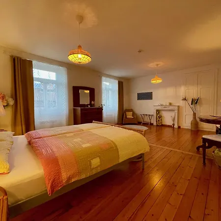 1912 - Wooden - Old Town Guest house