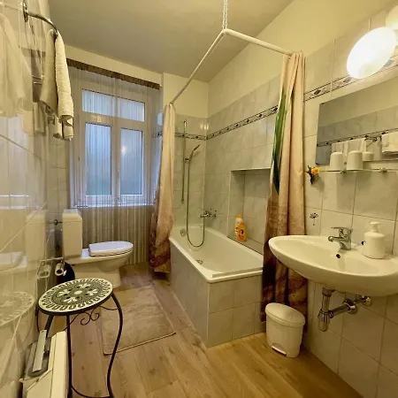 Vendégház 1912 - Wooden - Old Town Locarno